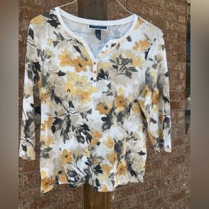 Karen Scott top‎